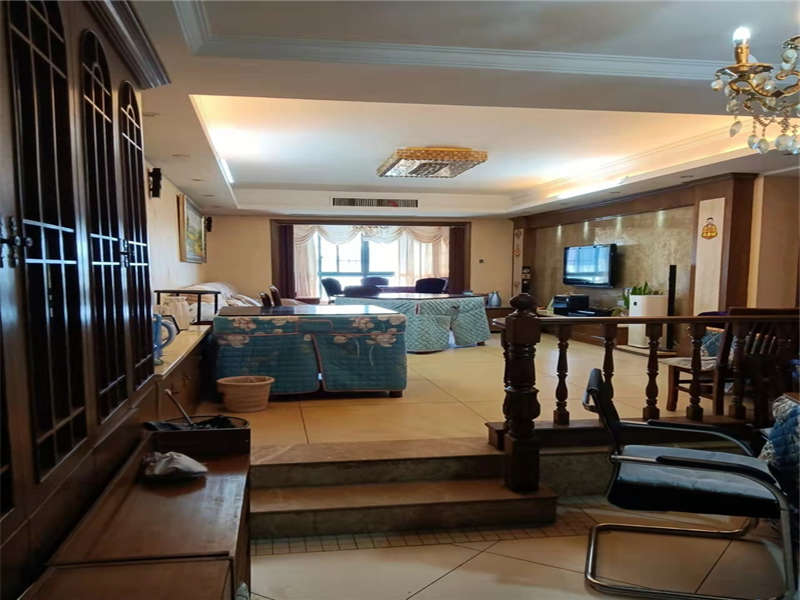 東方新城（東璽門）法拍房L1、L3棟1015號(hào)