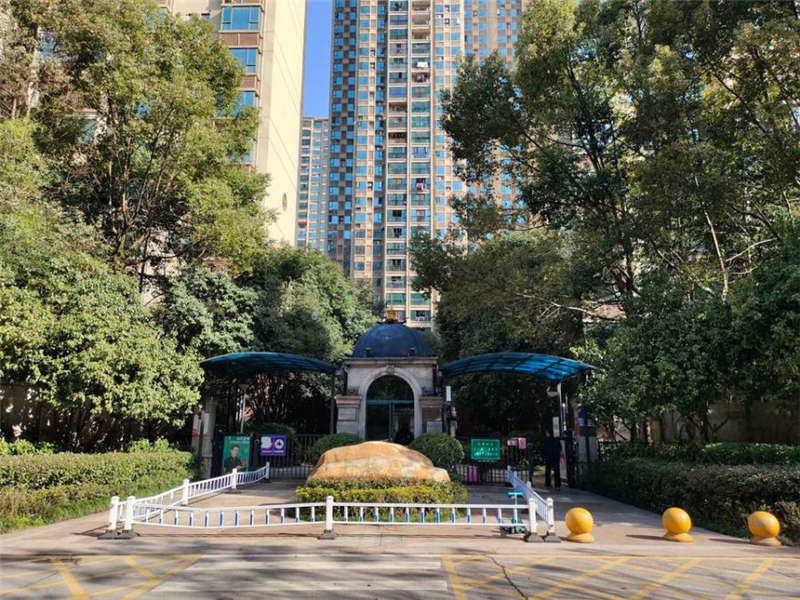 富基世紀(jì)公園法拍房41#、42#棟1606室