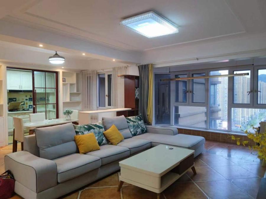 潤和星城潤和長郡法拍房17棟1905室及房屋內(nèi)現(xiàn)有的家具、家電