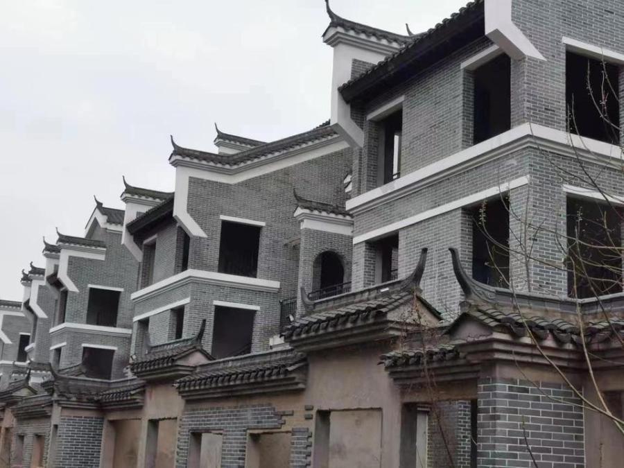 新華聯(lián)銅官窯古鎮(zhèn)(新華聯(lián)銅官窯文化旅游園)法拍房B01-02-03#棟101、201、301房（別墅）