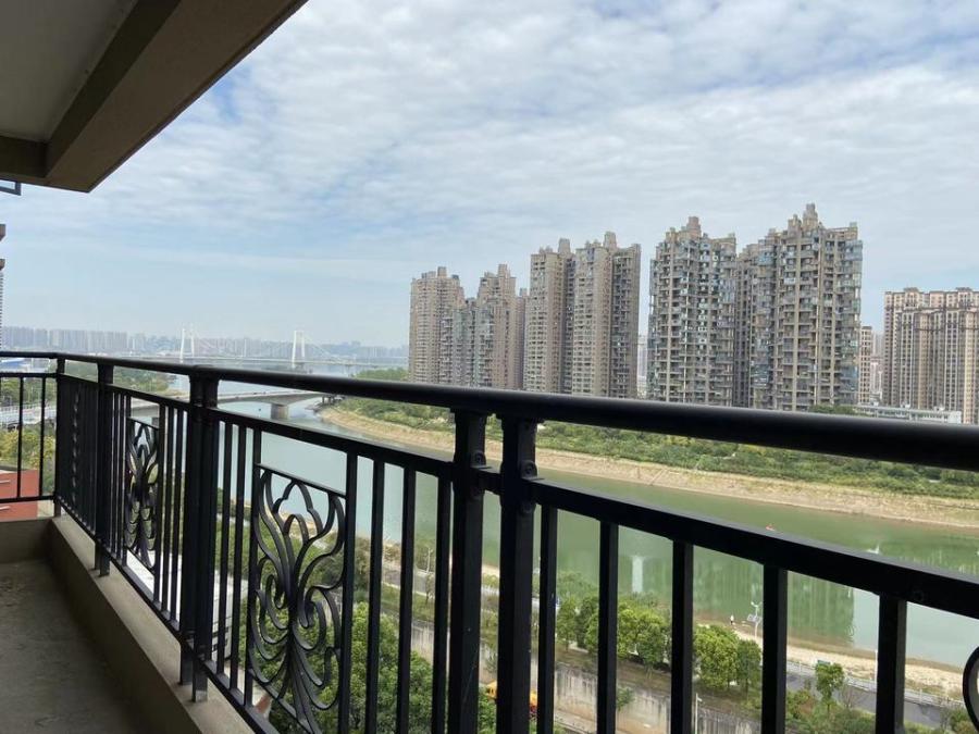 （一線(xiàn)河景房）恒大清瀾苑法拍房3棟3302房