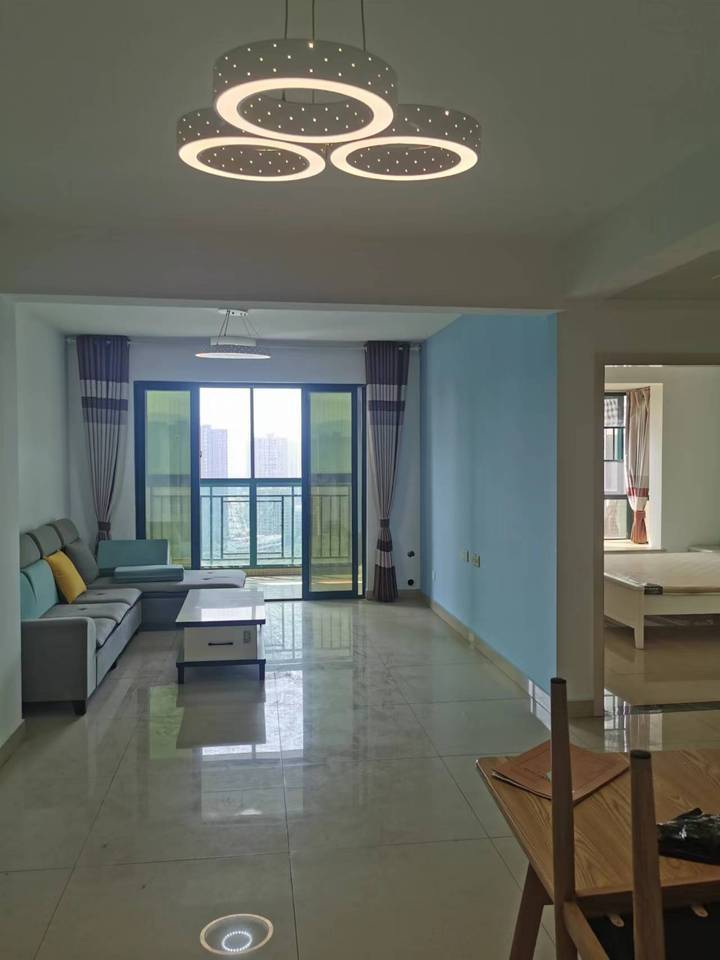 富基世紀公園法拍房50、51棟2806房及室內(nèi)家具家電