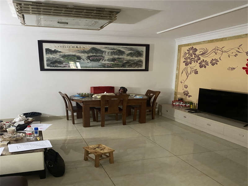 環(huán)線(xiàn)拆遷指揮部小區(qū)（新開(kāi)鋪路176號(hào)）法拍房C棟302號(hào)