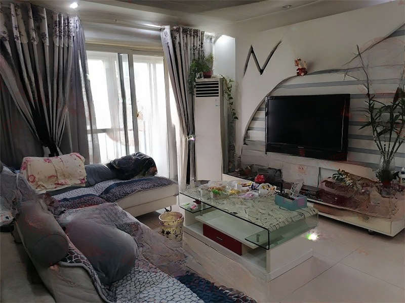 星典時(shí)代新寓法拍房7、8、9棟8-1404號