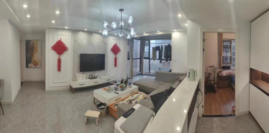 新城國(guó)際花都法拍房六期F8棟804及房屋內(nèi)現(xiàn)有的家具、家電