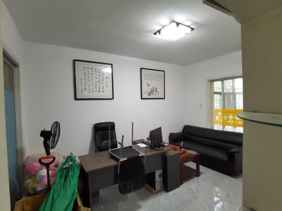 香海西岸法拍房B01、02、03棟208房