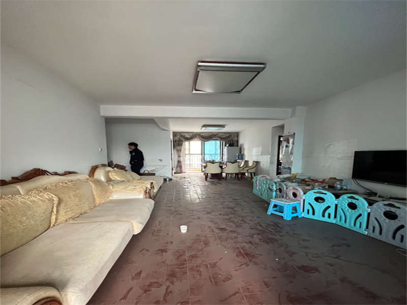 凱通國際城法拍房7、8、9棟2021號及室內(nèi)家具家電