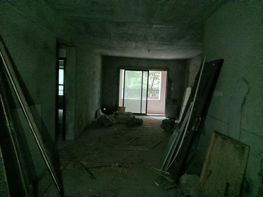 三一街區(qū)法拍房一期2、3棟104室