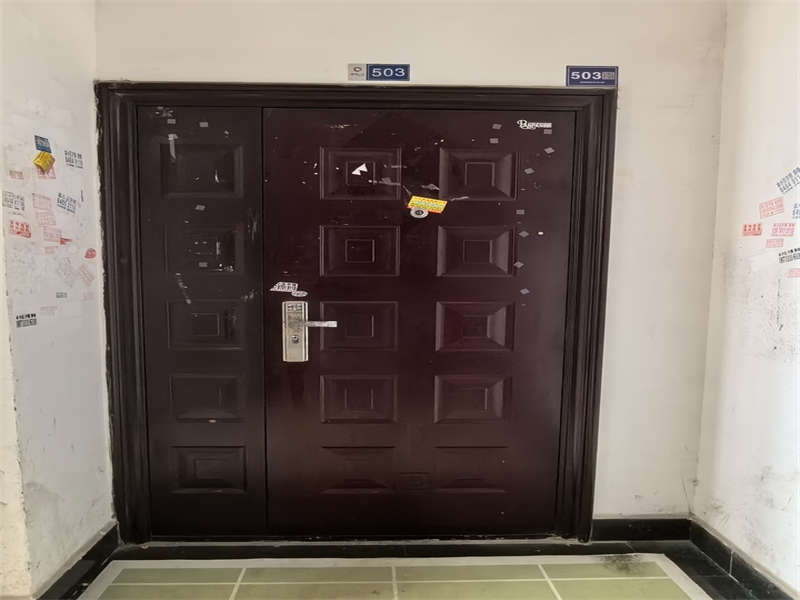 睿智園小區(qū)法拍房1、2棟503房