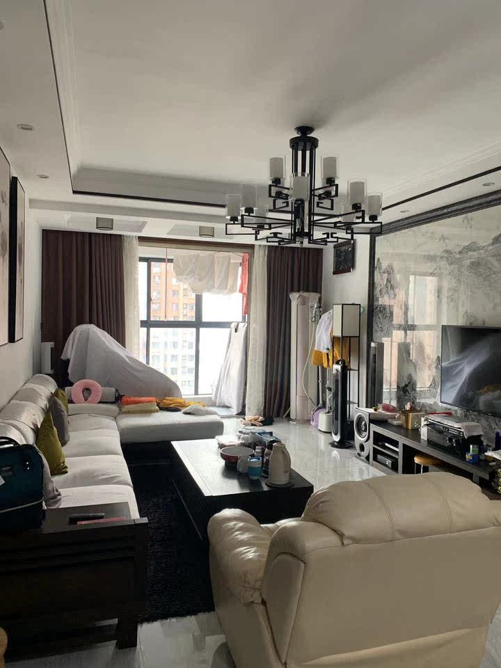 三一街區(qū)法拍房二期10、11棟2102號