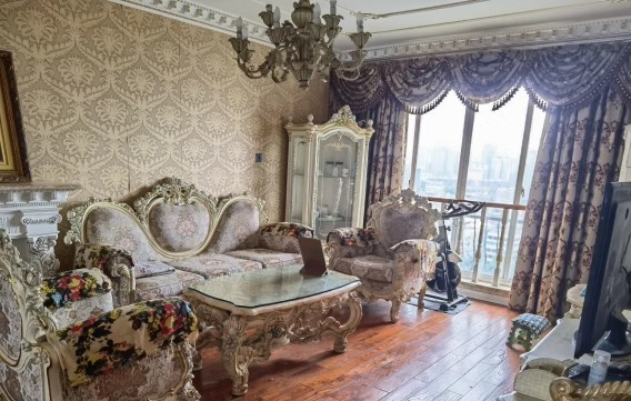 君臨國(guó)際（青和購(gòu)物中心）法拍房A、B棟2104號(hào)