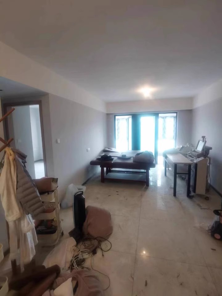 時代傾城五期（玫瑰園社區(qū)六）法拍房82#、83#棟1103室