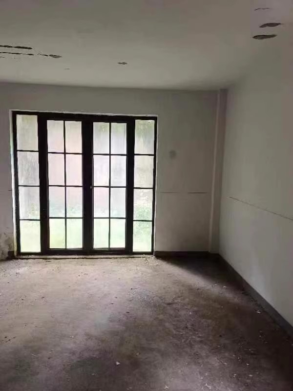 融科檀香山法拍房12棟101號房屋及2個車位（車位號108、109）和地下室