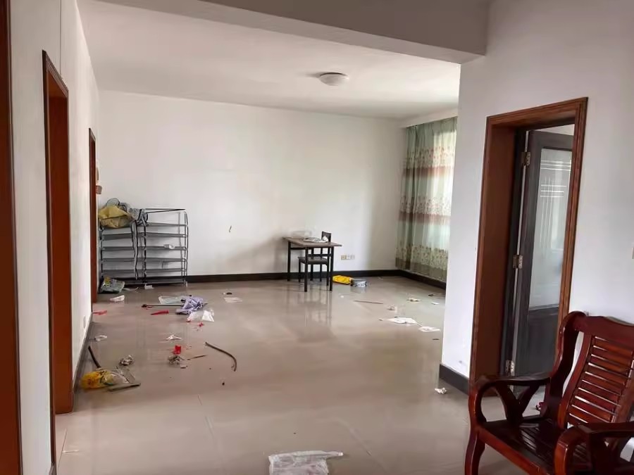 金桂小區(qū)法拍房40棟6門三、四層房屋