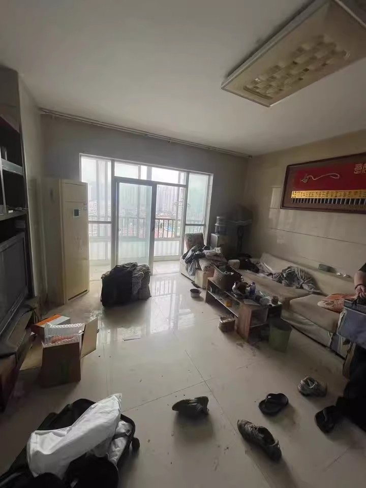 香海西岸法拍房B08、09棟2001房