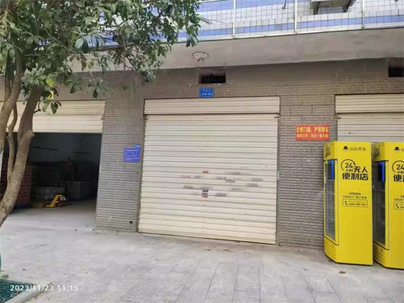 銀星小區(qū)法拍房D04棟102、202、302室