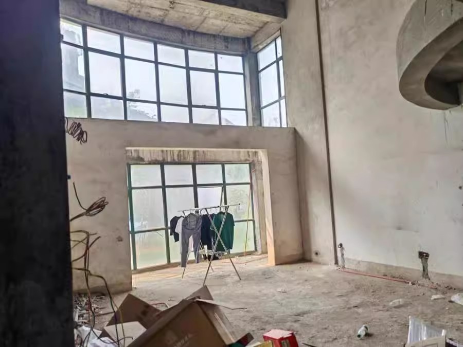 悅禧國(guó)際山莊法拍房1-42號(hào)205、305