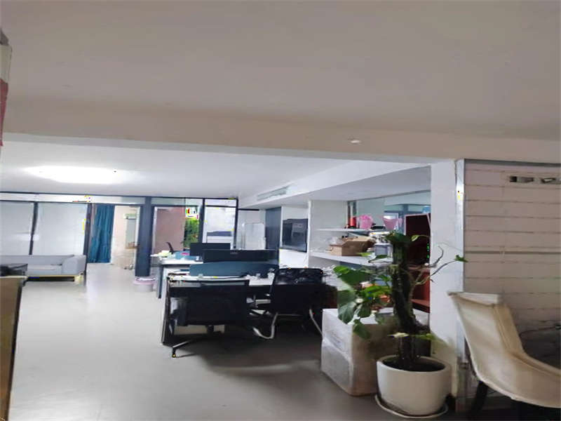 新時(shí)代商務(wù)廣場法拍房807號(hào)