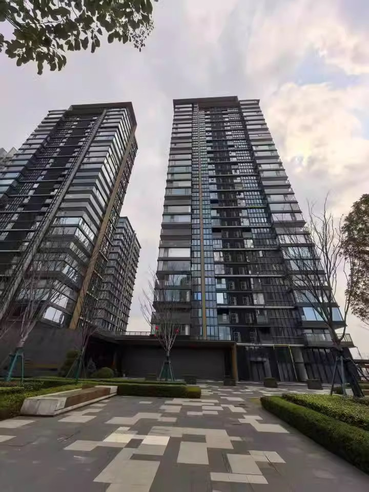 （一線江景）萬科紫臺(tái)二期法拍房18棟2502房