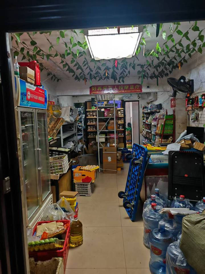 （6折帶地下室）綠地中央廣場（綠地時(shí)代廣場）法拍房8棟107號(hào)