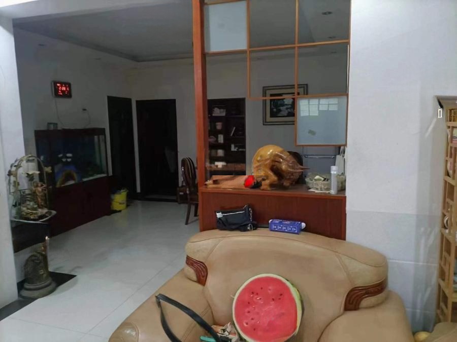 板塘小區(qū)法拍房14棟303號